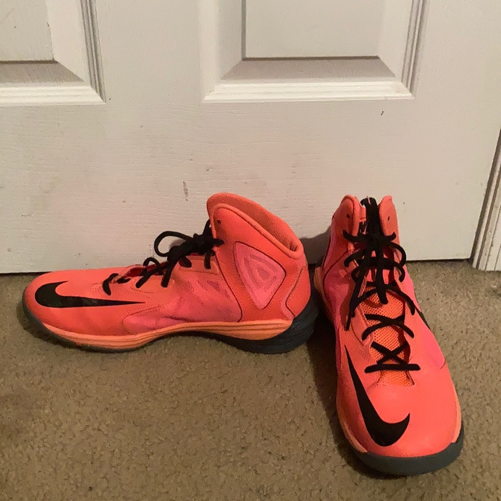 SIZE 11.5 , Like New , 9/10 Condition